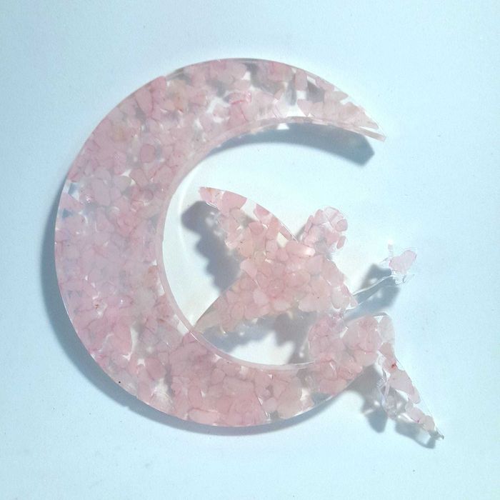 Fadas e libelinhas em pedra