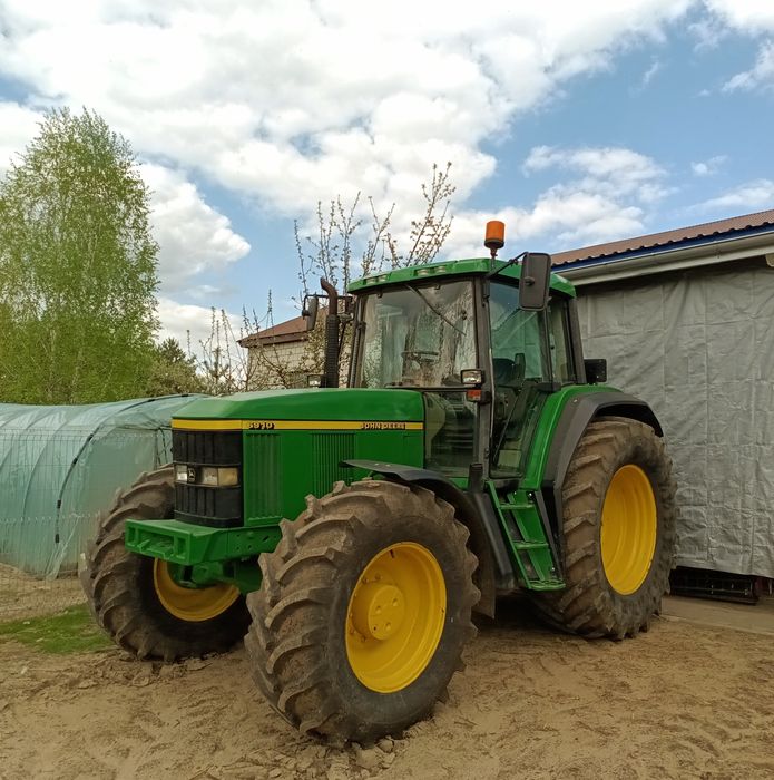 John Deere 6910 , 6810