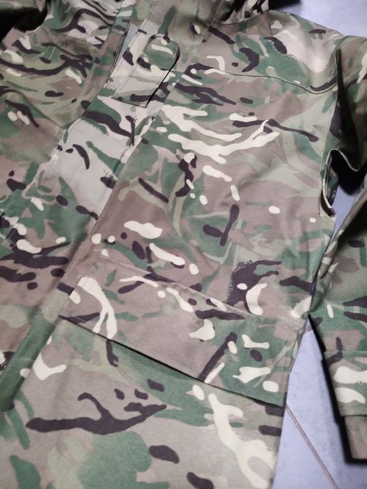 Мембранна куртка армії Великобританії.
Оригінальна непромокальна мембр