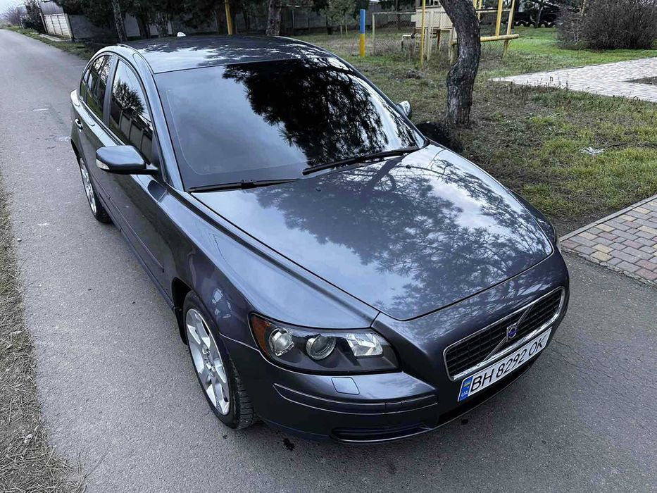 Volvo S40 в отличном состоянии (1,6 бензин, 2006 год)
