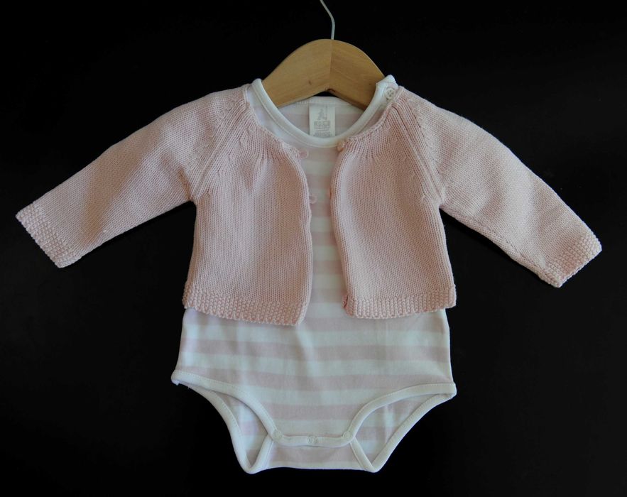 Conjunto de body de manga curta e casaco de linha da Zara