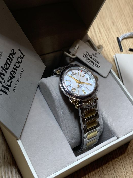 Новий годинник Vivienne Westwood