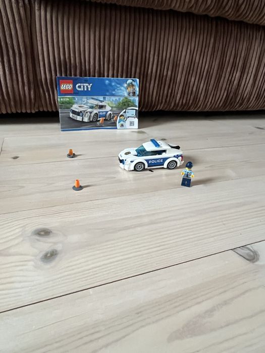 Samochodzik pilicyjny lego city