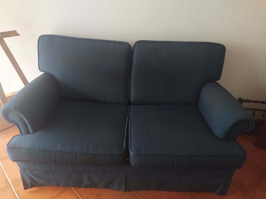 Sofá de 2 lugares azul