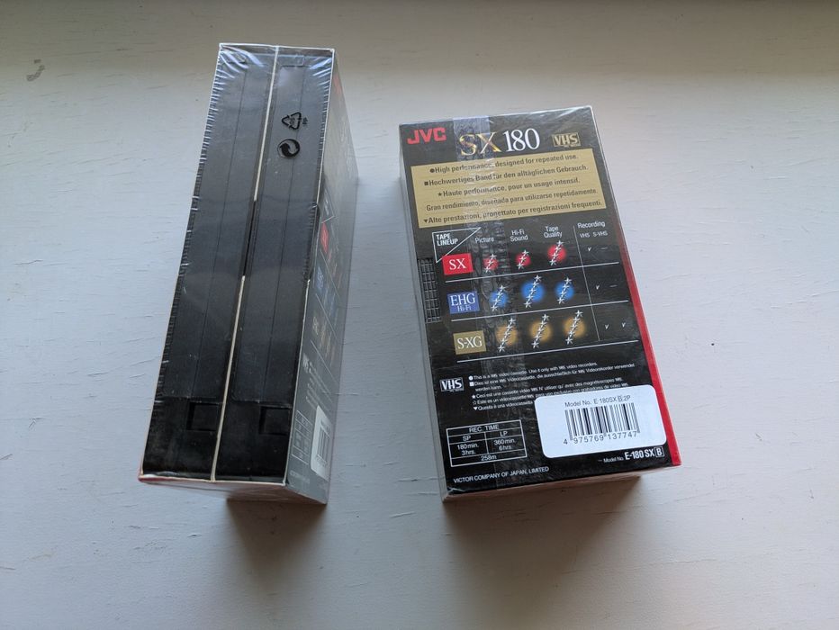 Cassetes VHS JVC seladas 180 SX