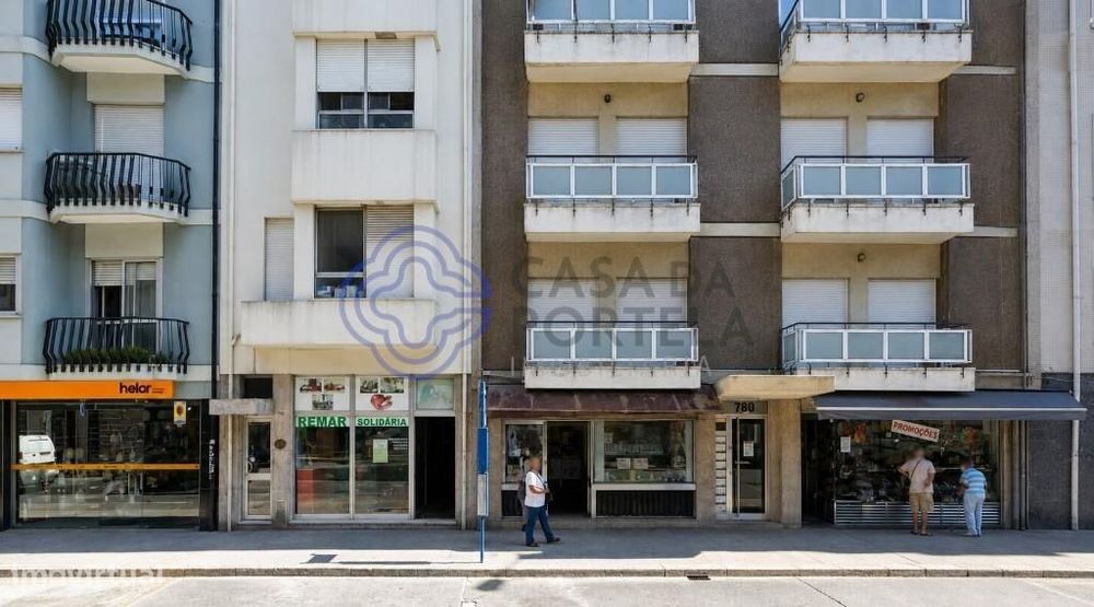 Espaço Comercial no Centro do Porto, Para Venda.