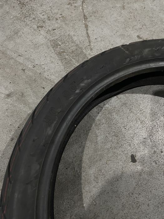 Продам мотарди,шини r17 покришки як нові.
