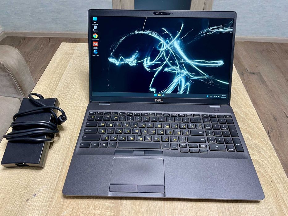Ноутбук Dell Latitude 5501, Intel Core I7-9850H (4.6 ГГц) 6/12 ядер,DDR4 16GB,SSD 256GB,IPS/США