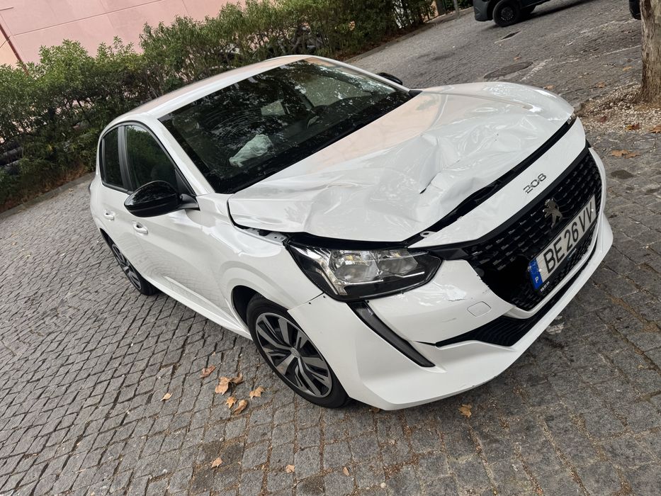 Peugeot 208 1.5 — photo 3