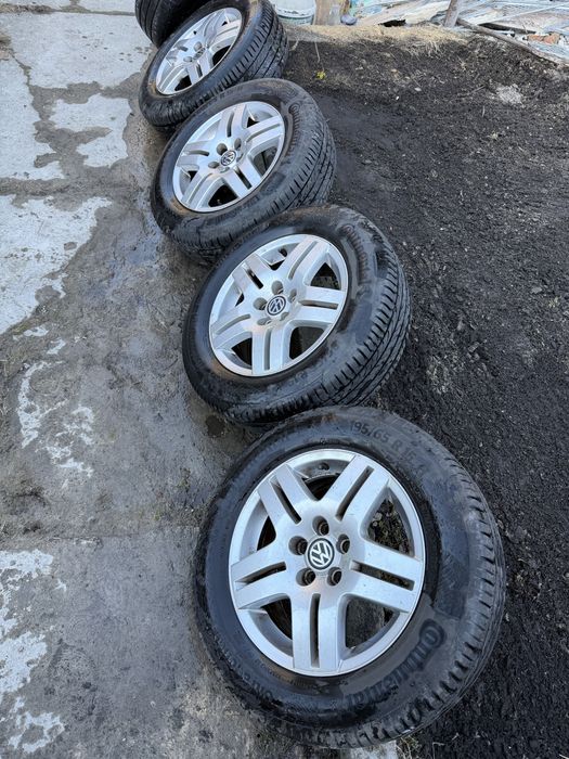Felgi aluminiowe z letnimi oponami continental 195/65 R15