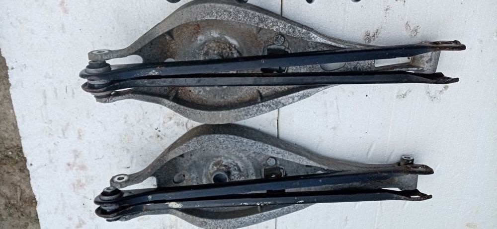 Задня цапфа полуось BMW E39, E46