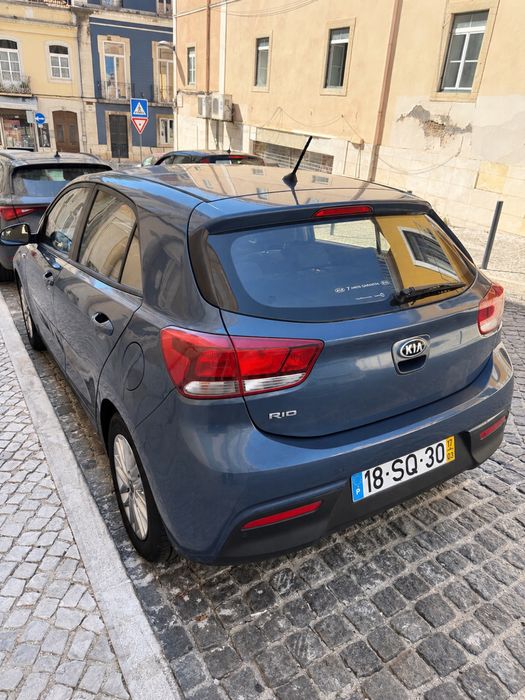 KIA RIO 2017 Azul — photo 3