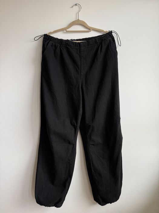 Czarne luźne baggy spodnie Cropp