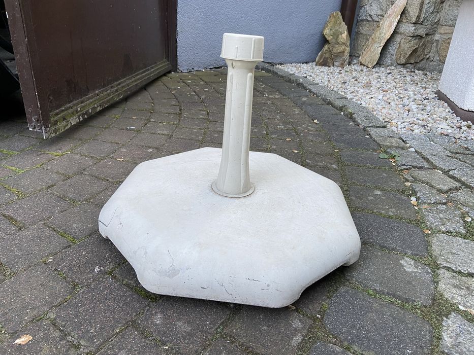 Betonowy stojak na parasol Ikea