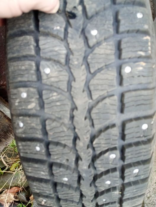 Зимова резина на волговських дисках R15*205*65 YOKOHAMA+ ШИПИ