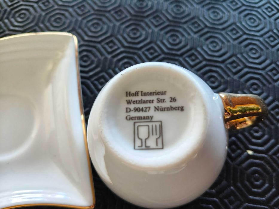 Chávena com pires/tabuleiro