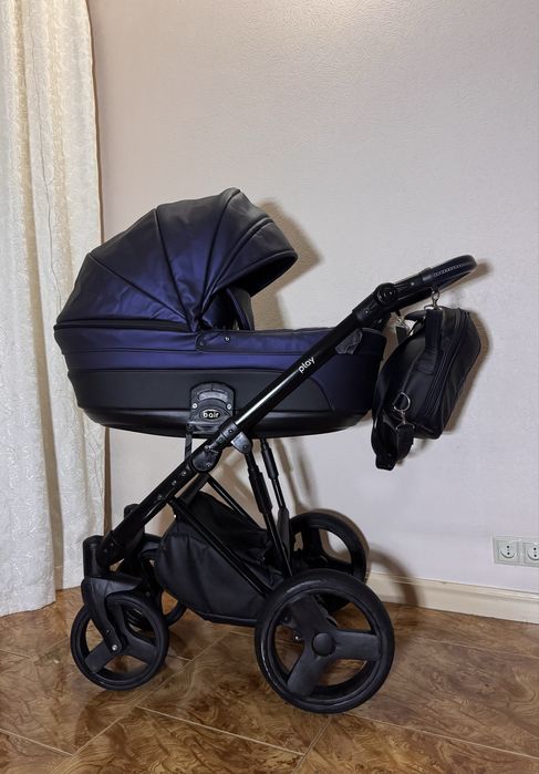 Продам детскую коляску 2 в 1