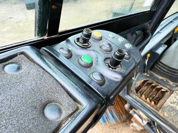 Підмітально-прибиральна машина SCHMIDT SWINGO 200 2017 рік ПДВ