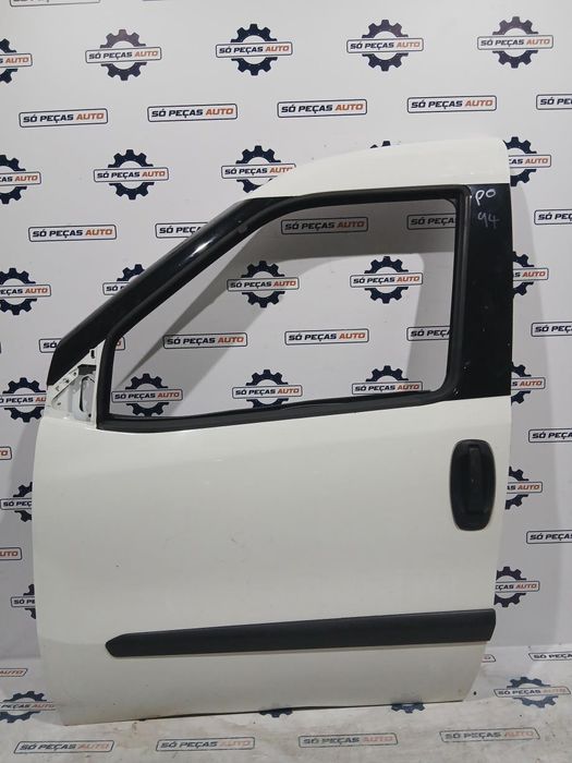 PORTA FRENTE ESQUERDA BRANCA FIAT DOBLO 1.6MJET 2012-2016 ANO: 2015