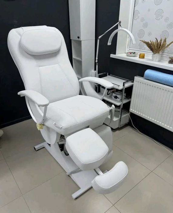 Педикюрно косметологическое кресло