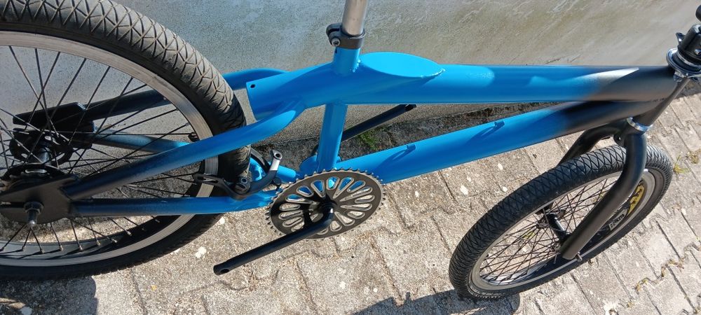 Bicicleta BMX para finalizar restauro.