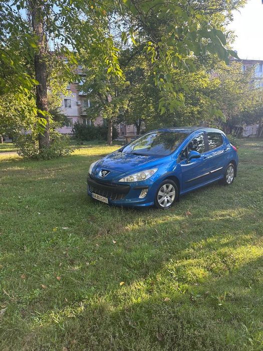 продам Пежо 308  автомат