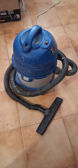 Aspirador de pó e líquidos