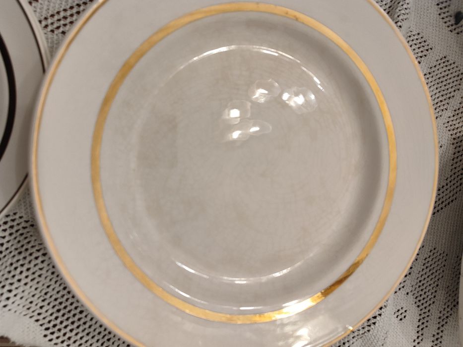 Zestaw obiadowy ze złotym paskiem