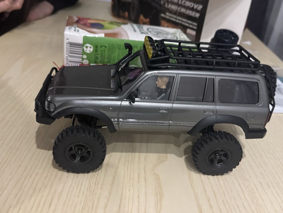 Машинка на радио управлении FMS LC 80 LC-80 LC80 Land Cruiser 1:18