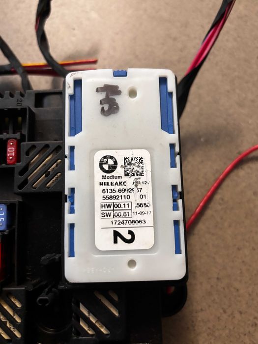 Skrzynka bezpieczników BMW G30