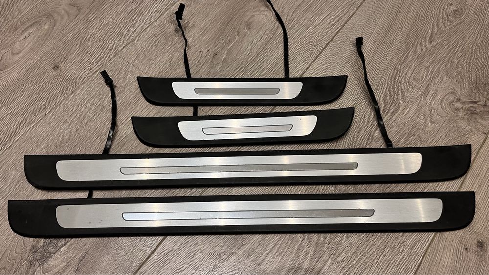 Listwy progowe LED Audi A6 C7 4g podświetlane wewnetrzne