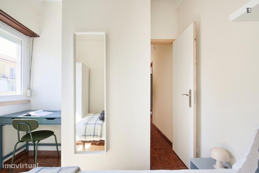 Quarto - localizado em Alvalade Lisbon