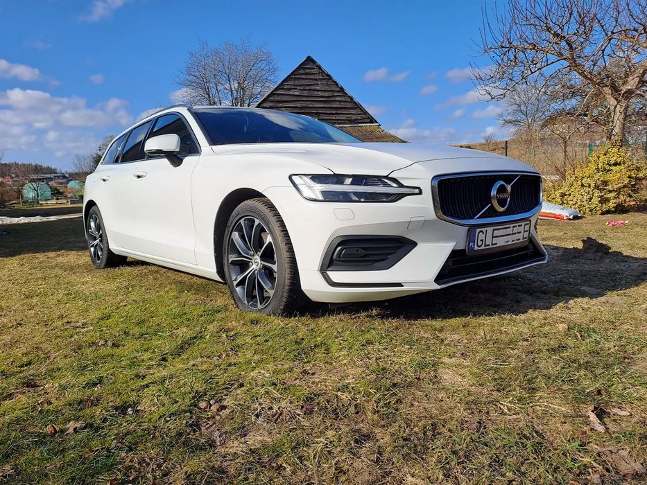 Volvo V60 Przestronne , nowoczesne i zadbane kombi z  końca 2019 roku