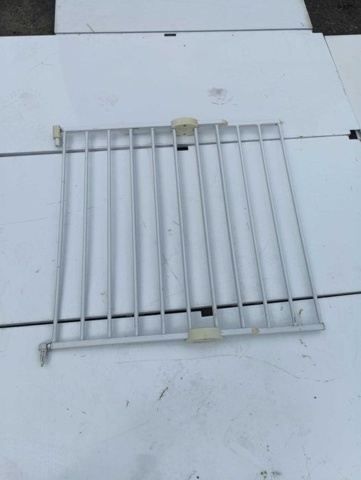 Barierka ochronna zabezpieczająca LINDAM 63,5-102 CM