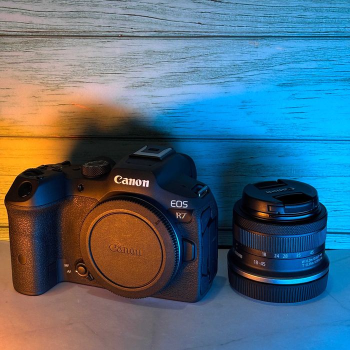 Kit Canon EOS R7 + Lente 18-45mm – Como Novo