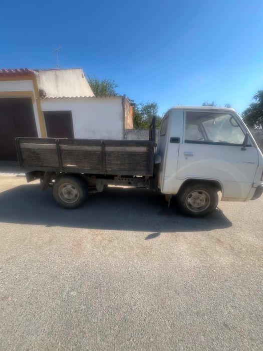 Mitsubishi L300.