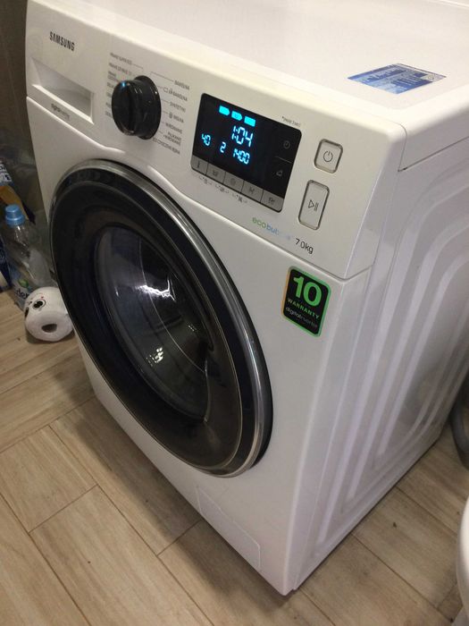 Pralka Samsung  sprawna i zadbana.