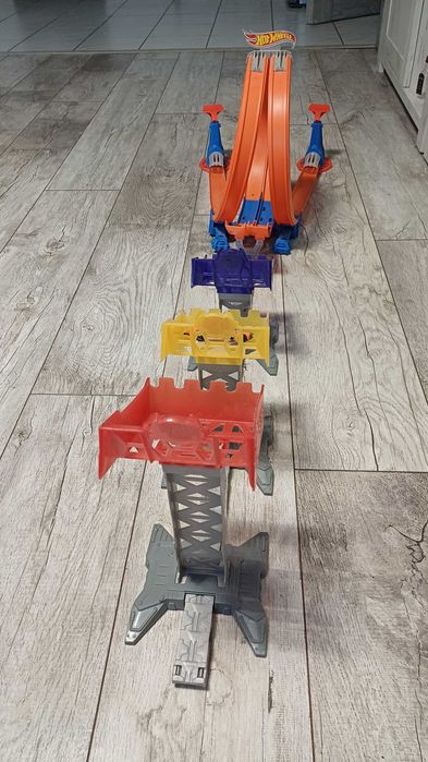 Hot Wheels – tor wyścigowy / zestaw kaskaderski (bez pudełka)