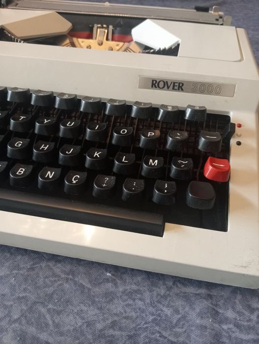 Vendo Máquina de escrever.