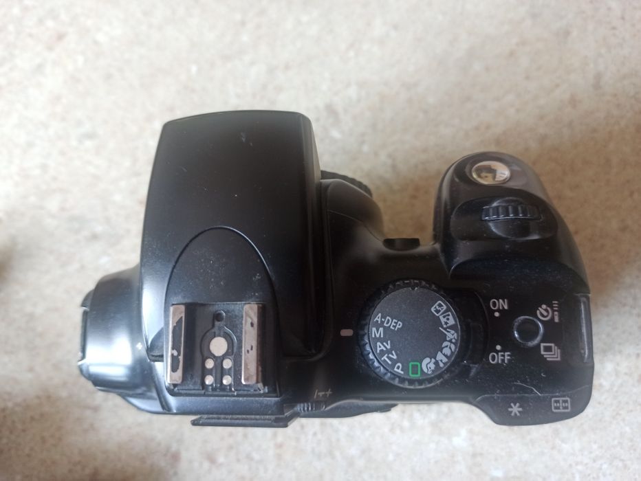Canon EOS 300D (body)+ Ładowarka, Bateria, Pasek/Uszkodzony- reaguje