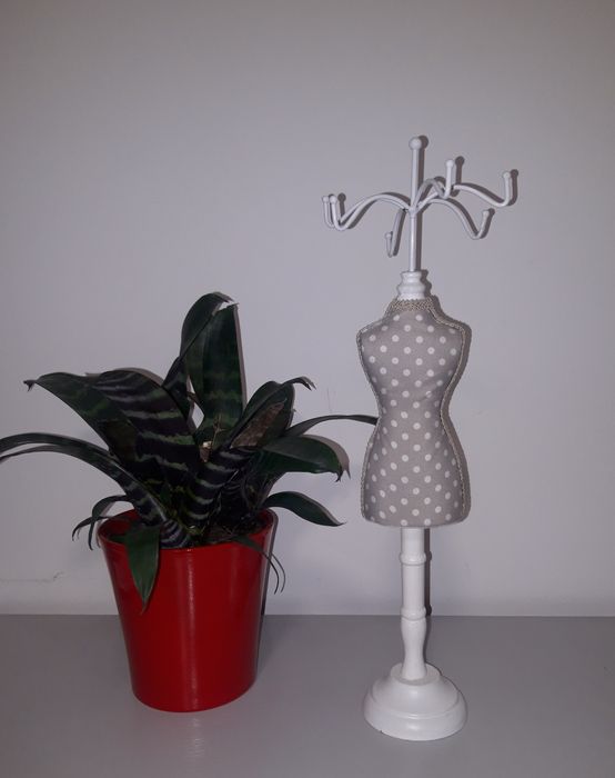 Stojak wieszak na biżuterię