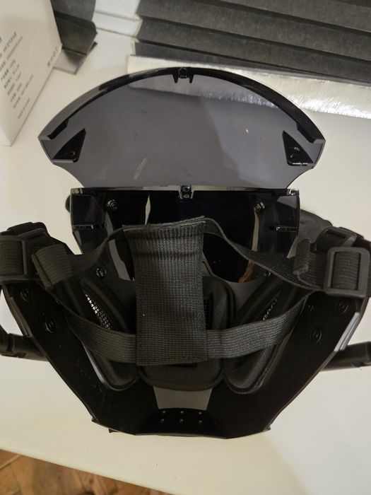 Косплей маска в стилі кіберпанк