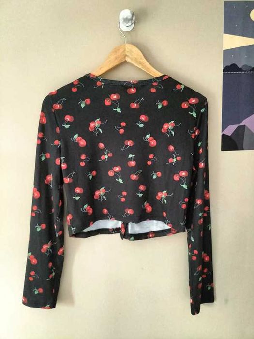 Sweterek kardigan wiśnie prążek zapinany shein