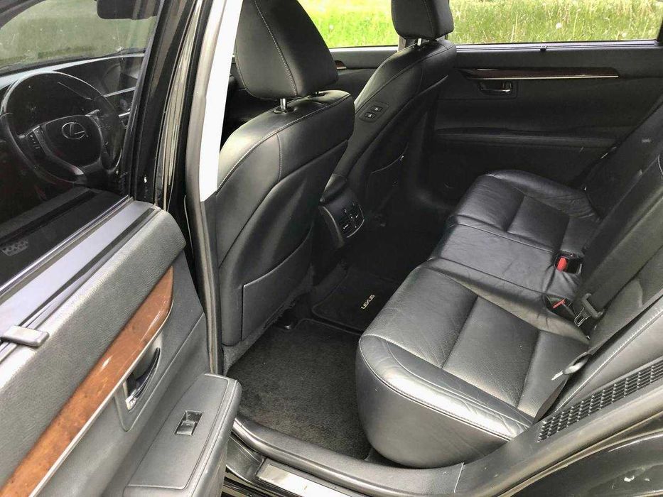 Гібрид седан Lexus ES 2013