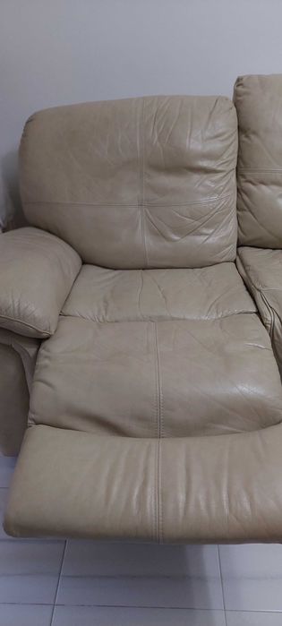 Sofá 3 lugares de pele