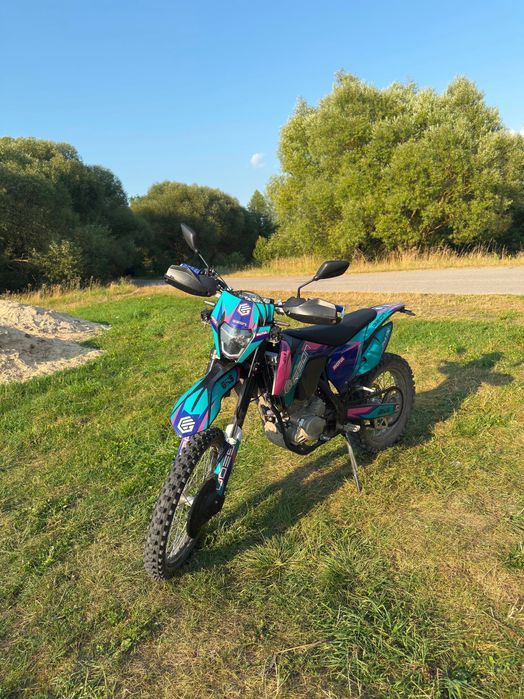 Подам мотоцикл Geon GNS 300