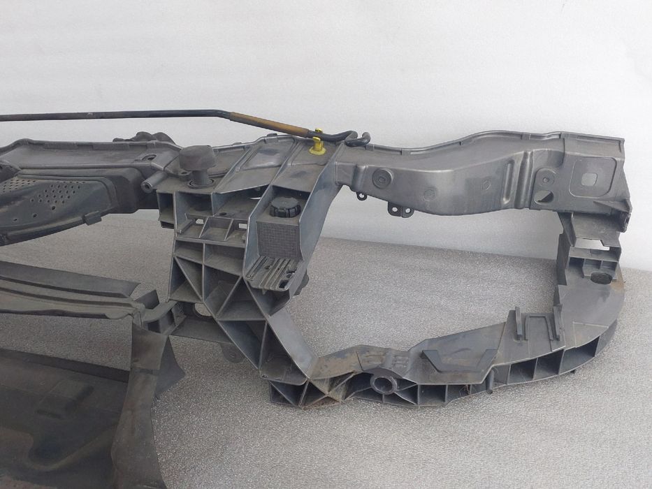 Frente em fibra ou chapa FORD Focus III