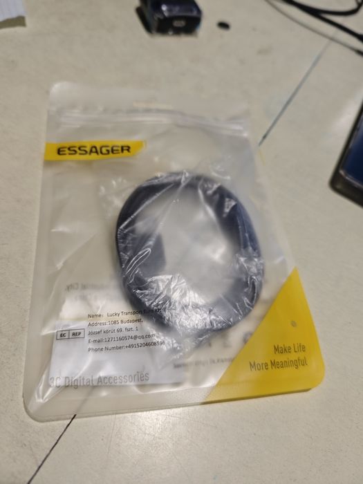 Зарядний кабель ESSAGER для телефона чи планшета.