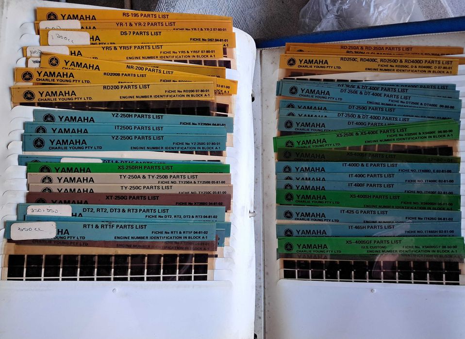 Máquina para microfichas de motos