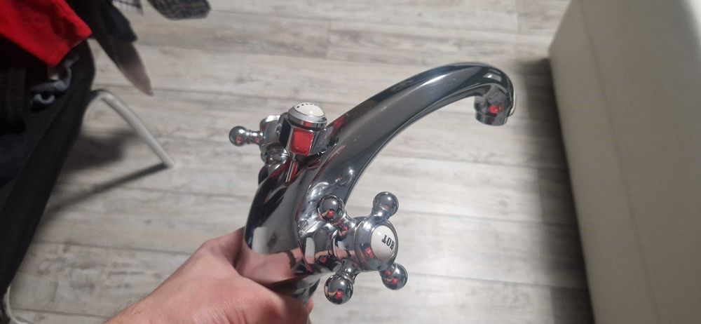 Bateria umywalkowa stojąca Retro